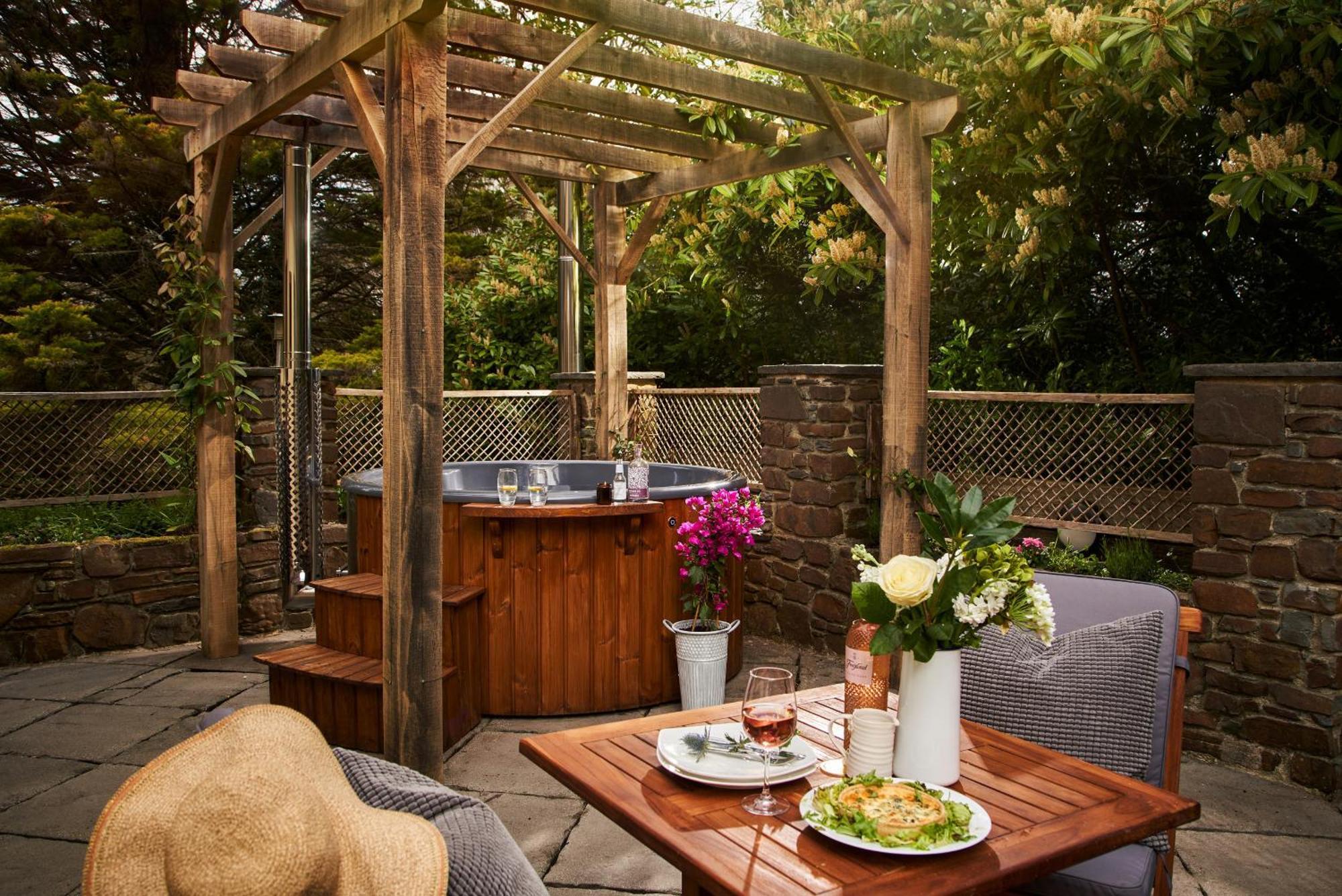 Swifts Return - Apartment With Hot Tub, Sauna And Indoor Pool Exeter Exteriör bild